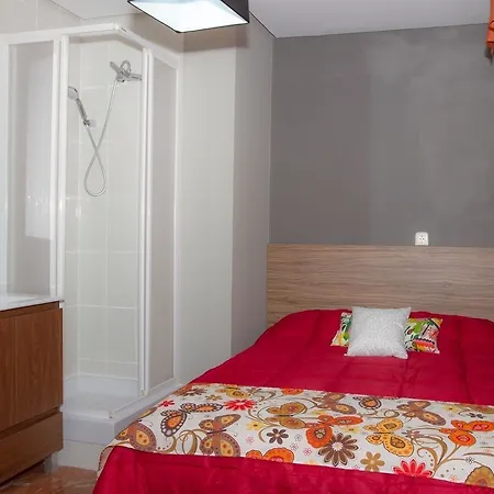 Alhambra Zoom Guest house 2*